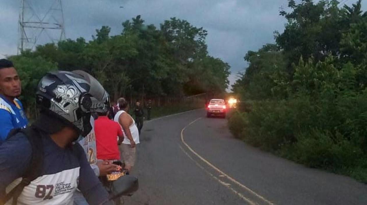 En este punto de la via quedó la camioneta en cuyo interior viajaban dos hombres.