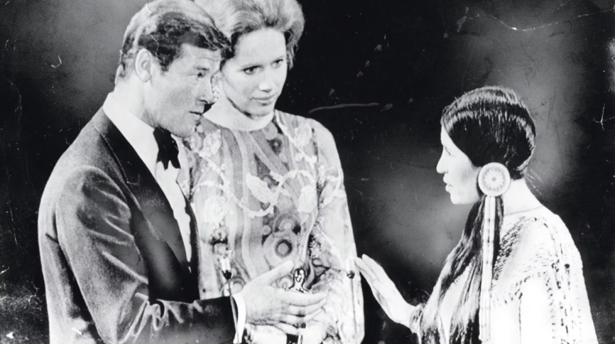 Momento de la entrega del premio.