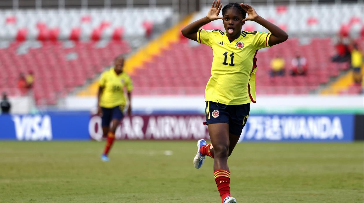 Linda Caicedo festeja el primer tanto. 