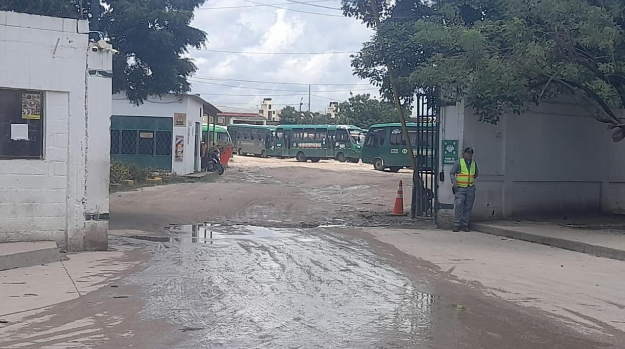Nevada de los buses de Coolitoral en Soledad.