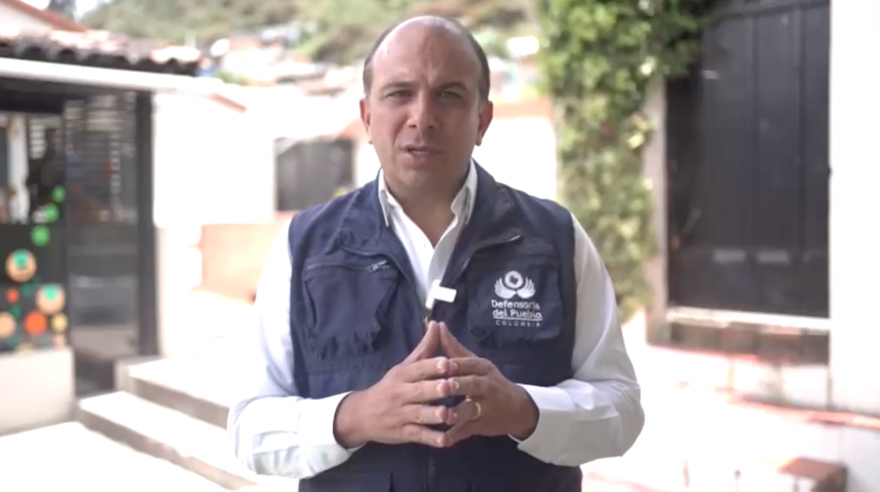 El Defensor del Pueblo, Carlos Camargo.