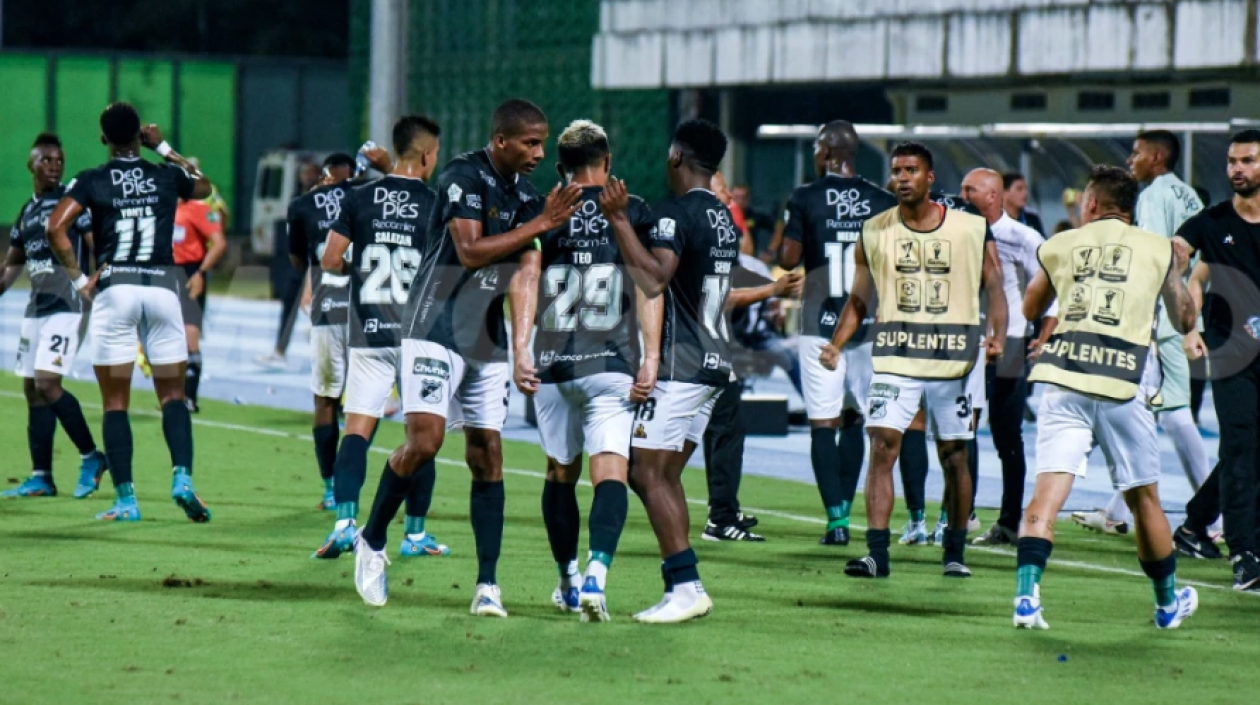 El delantero Teófilo Gutiérrez durante el partido.