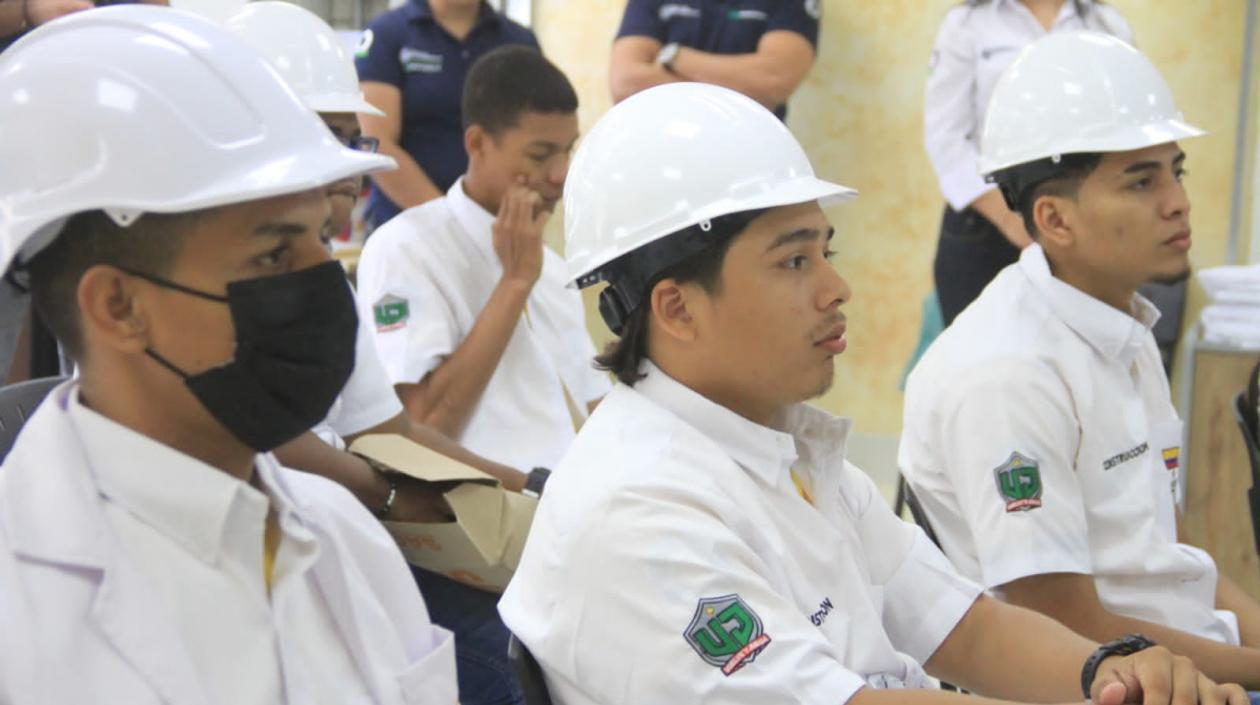 Jóvenes del programa ‘Vuelve y juega’.