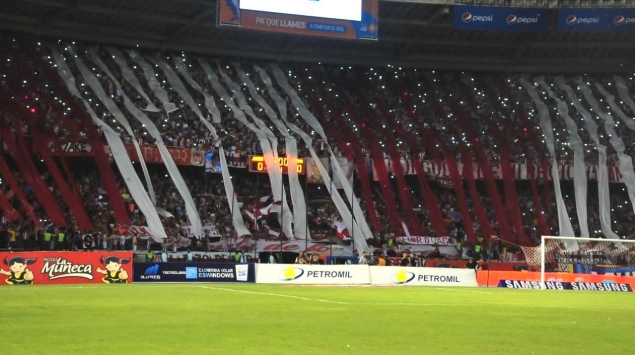 Una de las restricciones aplicará para el ingreso de las barras visitantes.