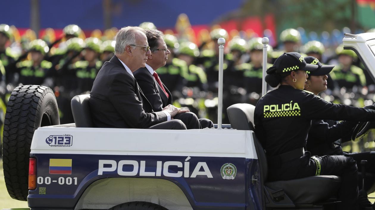 Presidente Gustavo Petro y su ministro de Defensa, Iván Velásquez.