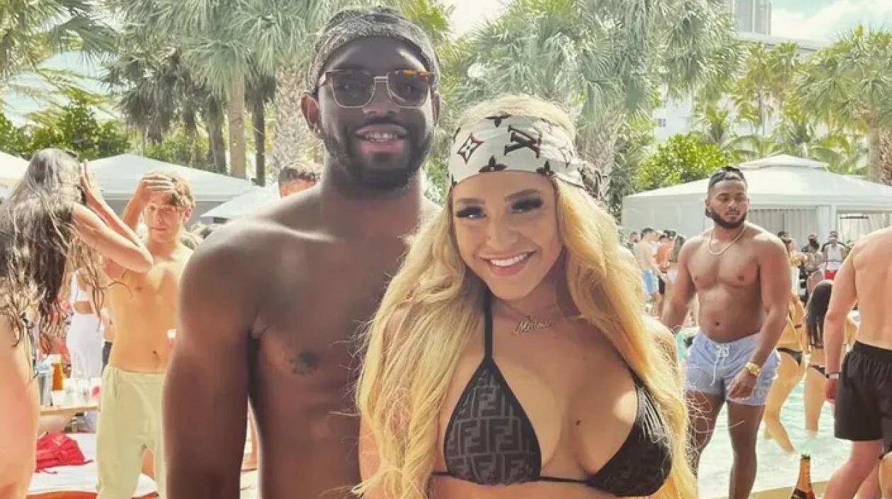 Courtney Clenney junto a su novio Christian Toby Obumseli