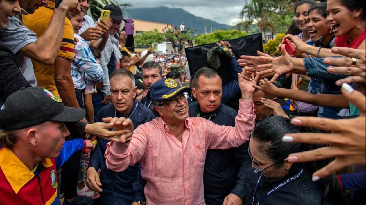 El Presidente Petro a su llegada a El Tarra