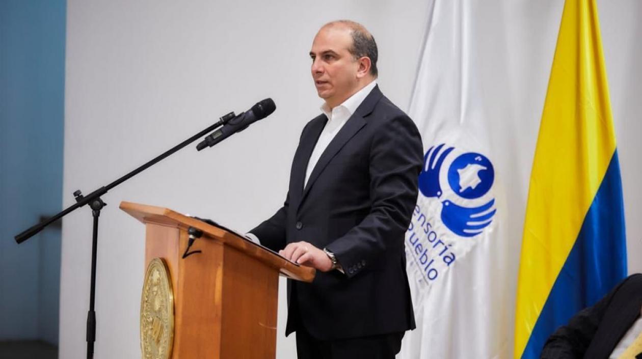 El Defensor del Pueblo, Carlos Camargo.