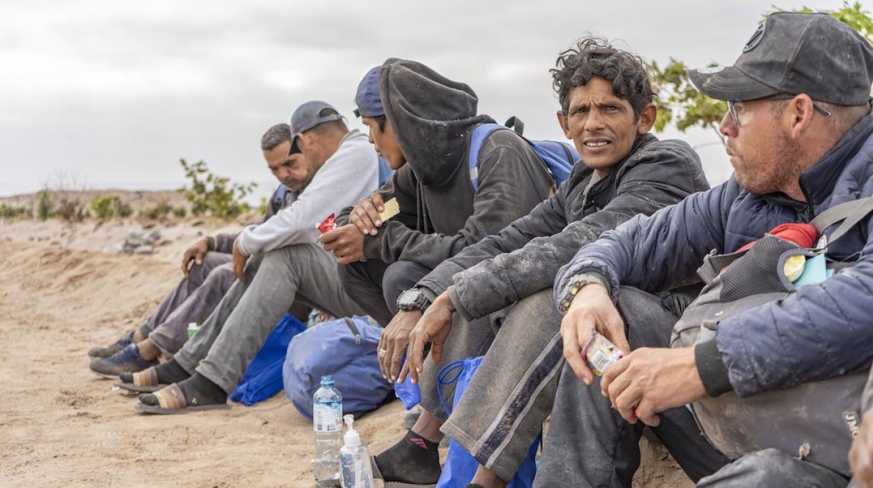 Migrantes venezolanos recorriendo los países andinos.