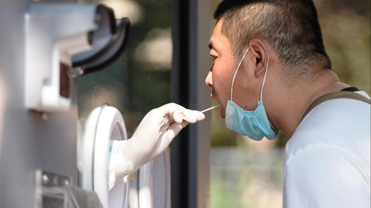 Archivo de un puesto de test de PCR en Pekín.