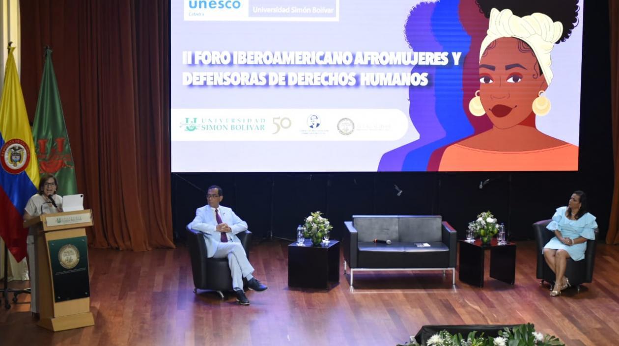 Margarita Cabello en la Universidad Simón Bolívar