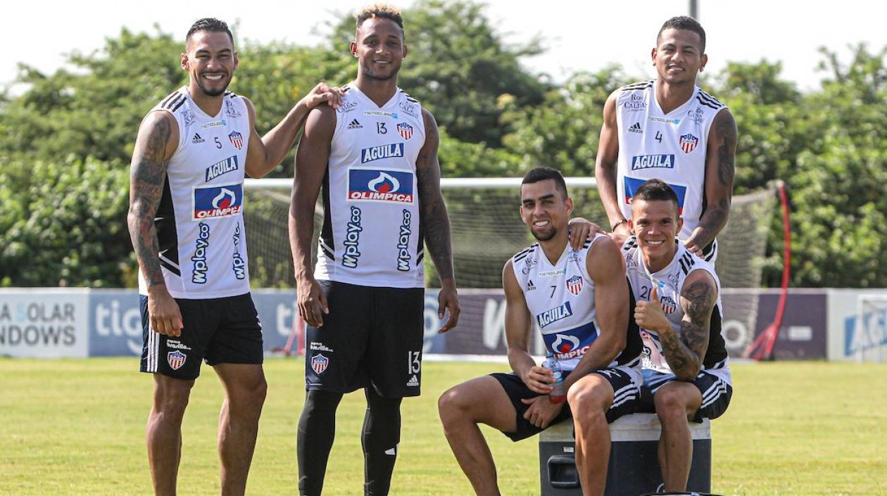 Los 'tiburones' Yeisson Gordillo, Nilson Castrillón, César Haydar, Daniel Giraldo y Walmer Pacheco.