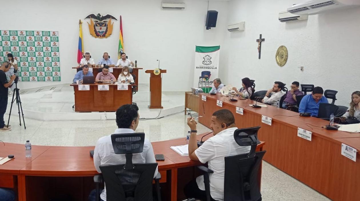 Sesión del Concejo aprobando los alivios tributarios.