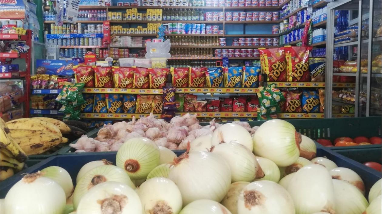 Varias tiendas cerrarán este miércoles en Soledad. 