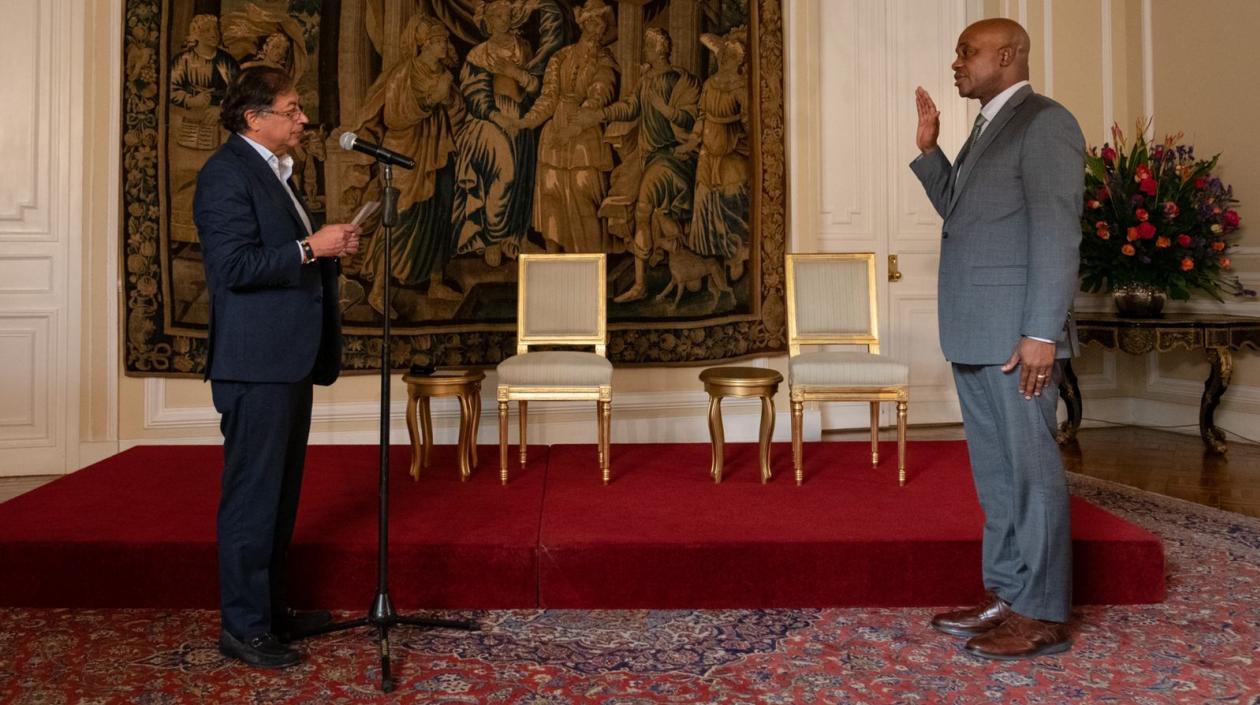 Posesión de Luis Gilberto Murillo