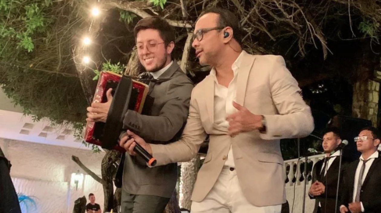 Acordeonero Luis León y cantante Wilfran Castillo.
