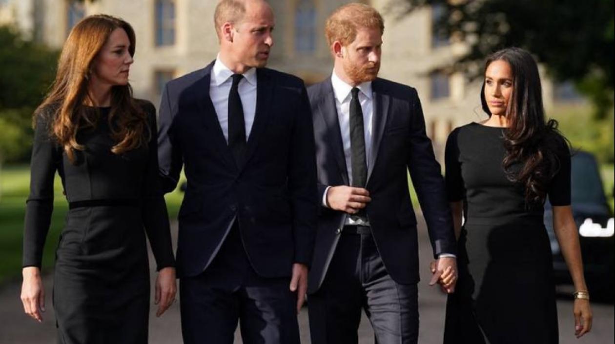 Guillermo y Enrique, y sus esposas Catalina y Meghan.