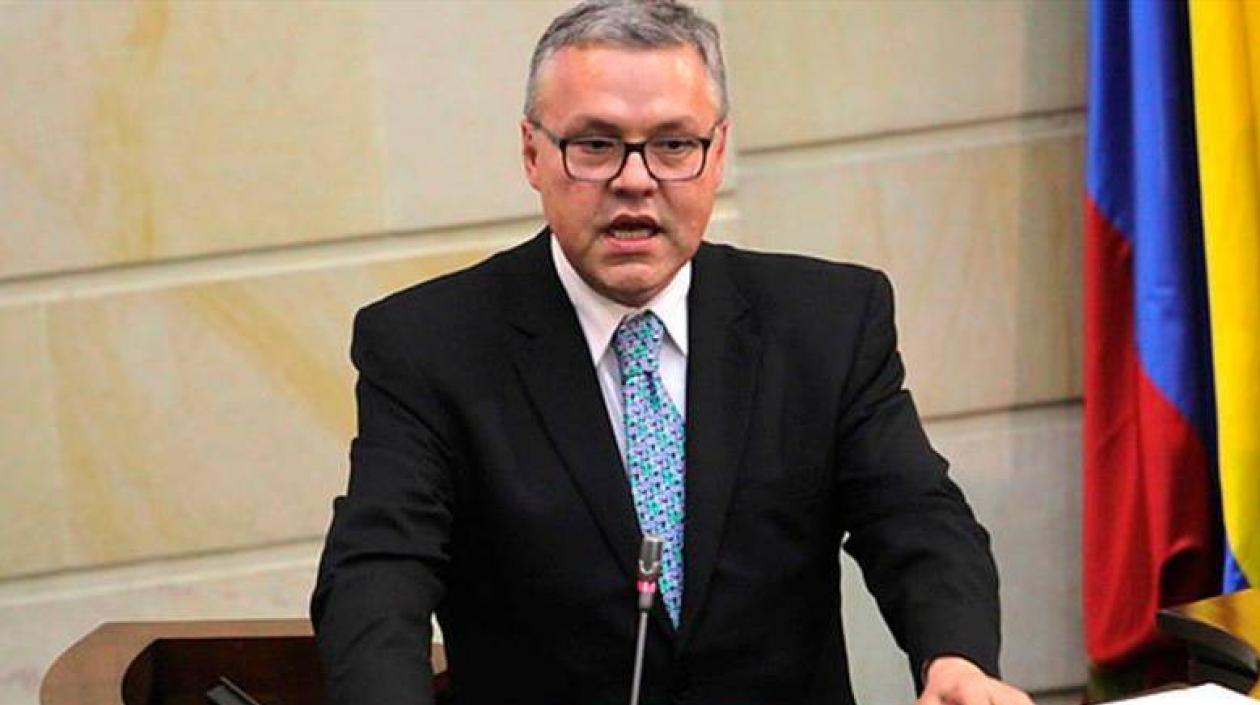 Néstor Osuna, Ministro de Justicia.