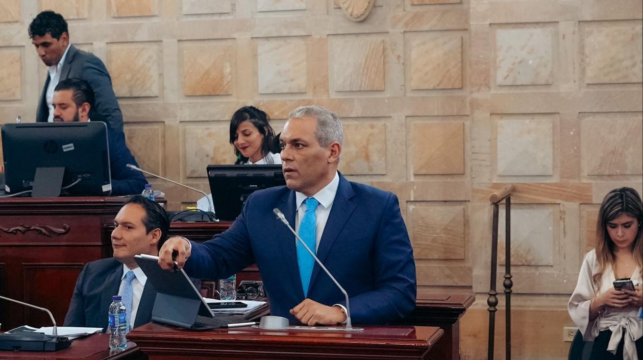 José David Name, senador atlanticense, en el debate de este lunes.