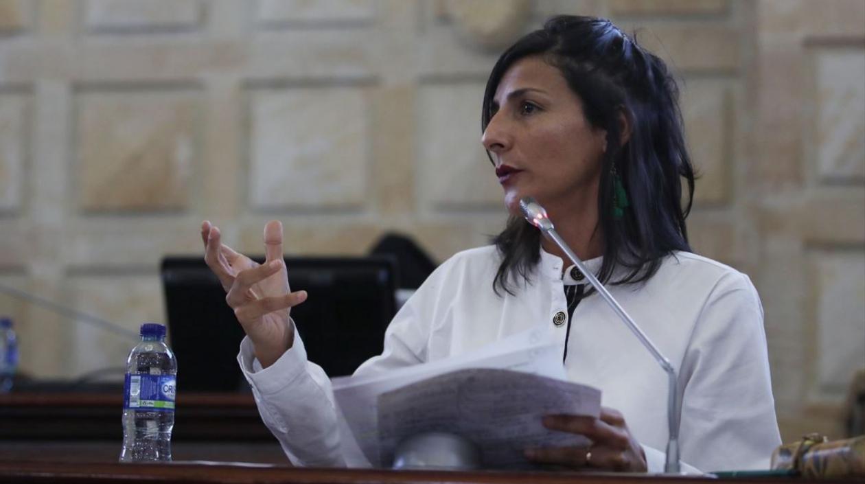 Ministra de Minas y Energía. 