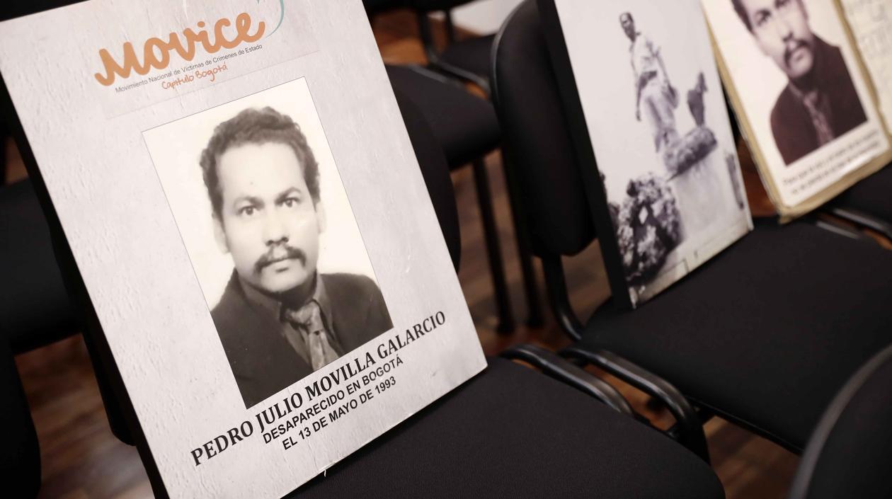 Retrato e información de Pedro Julio Movilla, desaparecido en 1993 en Colombia.