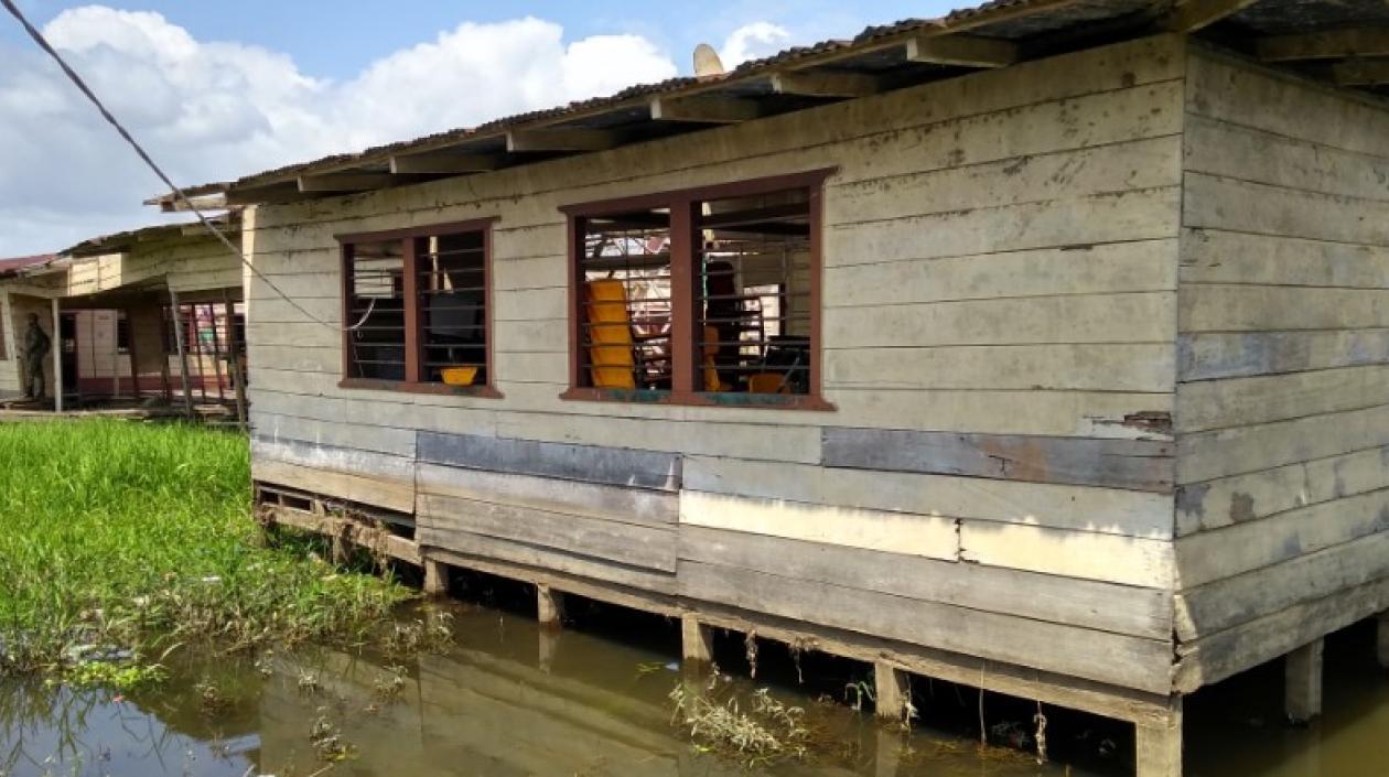 Las casas de la zona rural de Medio San Juan, Chocó, están abandonadas.