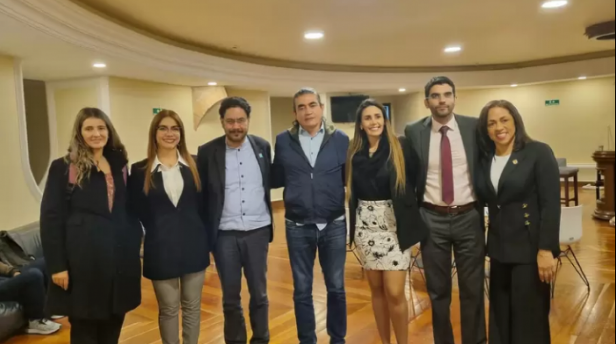 Registro gráfico de la primera reunión para discutir el tema.