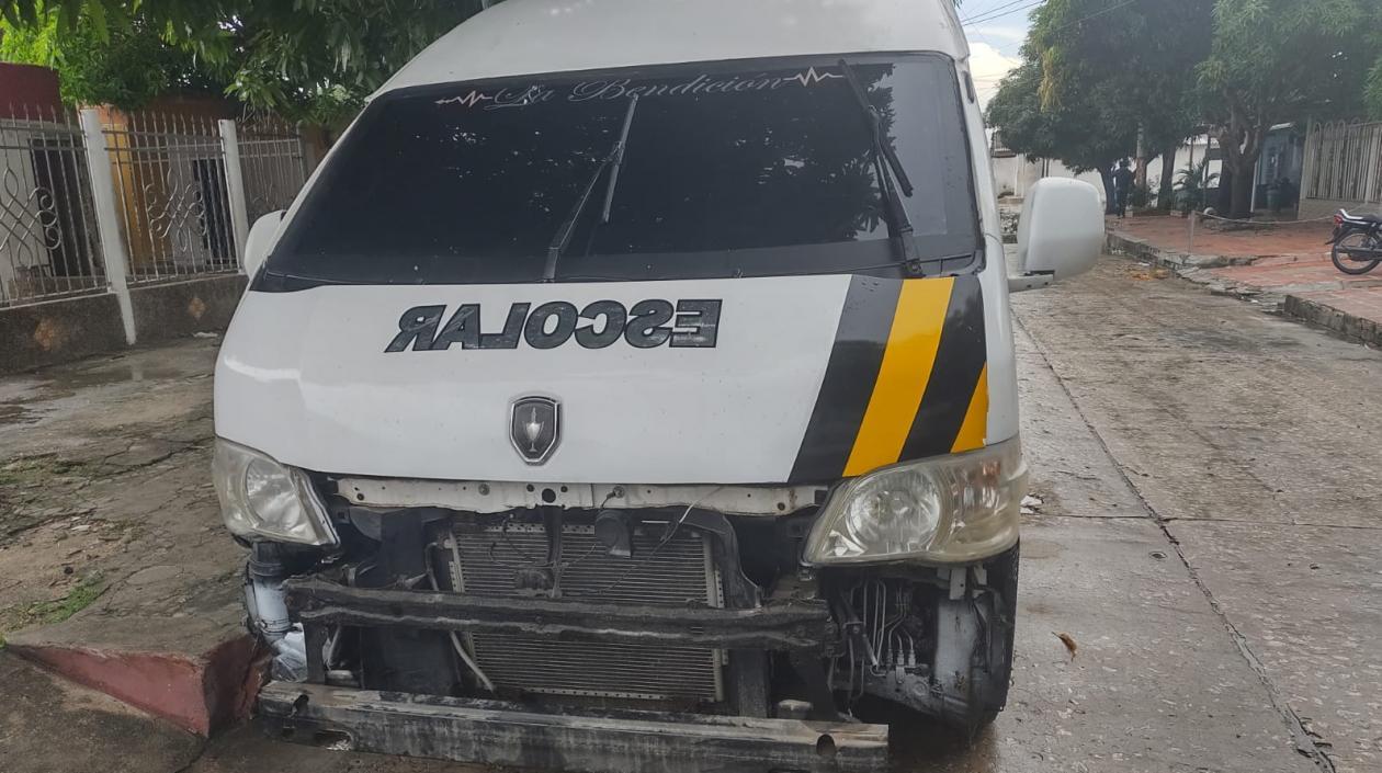 La Van escolar donde se transportaban los niños. 