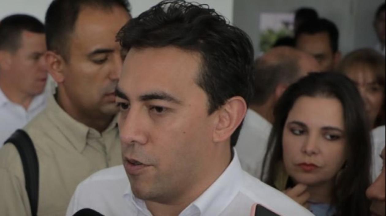 Alexander Vega, Registrador.