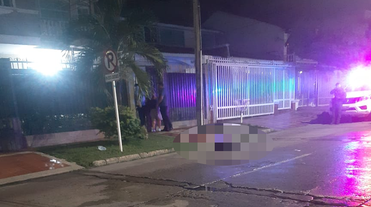 El presunto atracador ultimado.