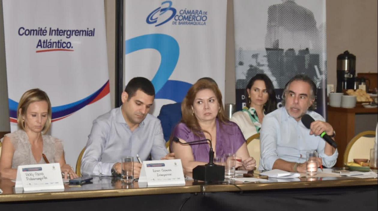 El Embajador de Colombia en Venezuela, Armando Benedetti.