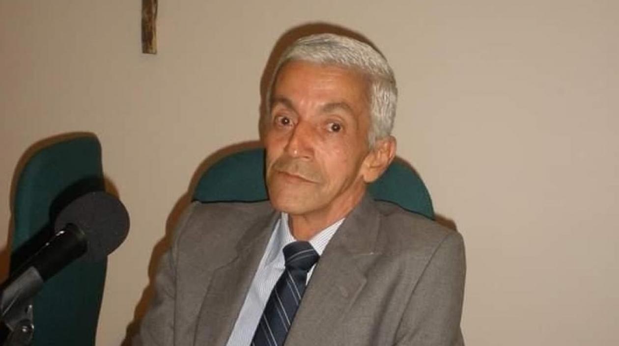 Montalvo Escobar, periodista. 