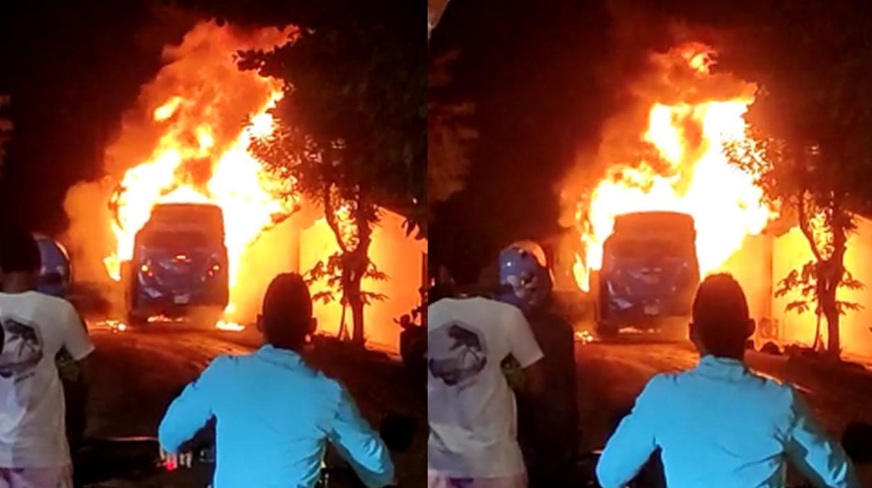 Incendio de buseta. 
