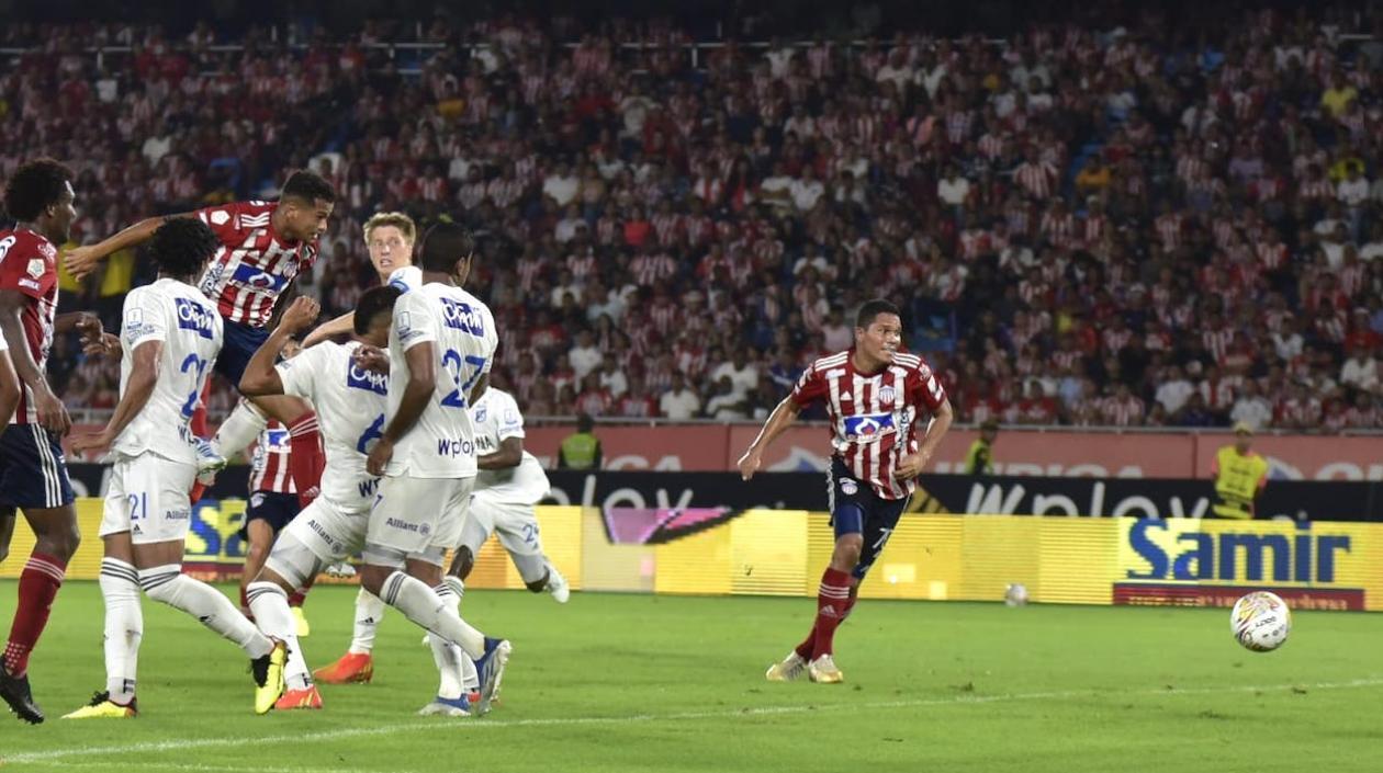 Cabezazo de César Haydar para el 1-0 ante Millonarios.