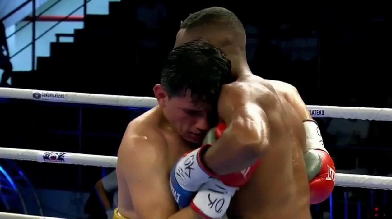 Luis Quiñones durante el combate.