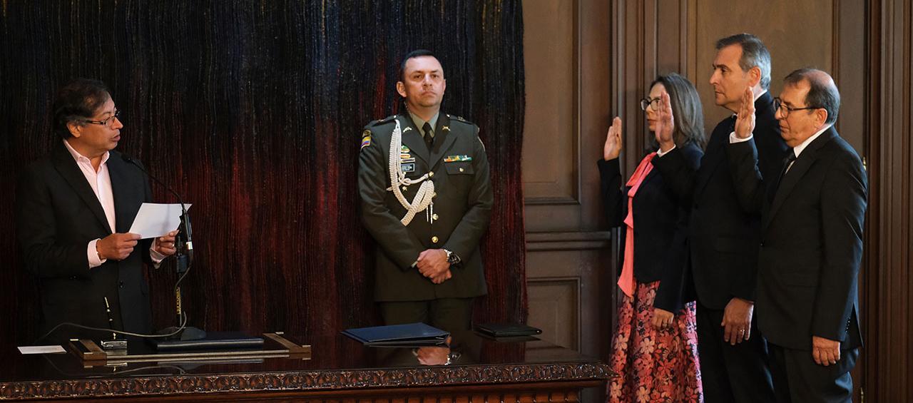 Posesión de embajadores de Colombia ante Bélgica, Países Bajos y Paraguay.