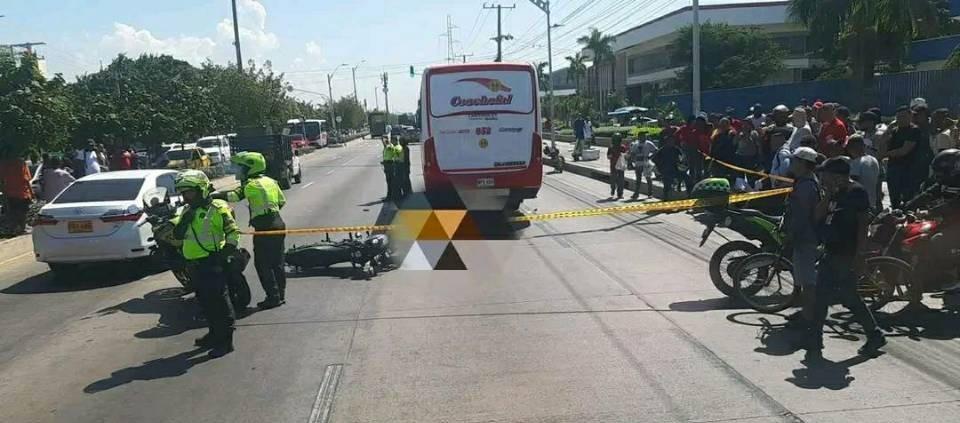 El motociclista quedó muerto en el lugar del accidente. 
