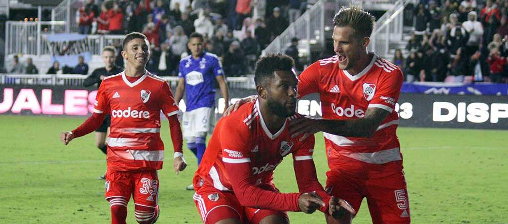 Miguel Ángel Borja celebra el gol que le marcó, de pena máxima, a Millonarios.