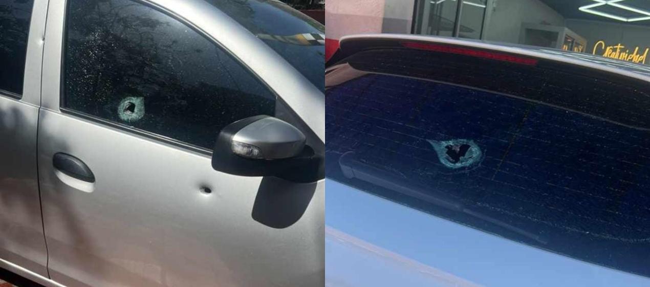 Varios vehículos impactados durante la balacera. 