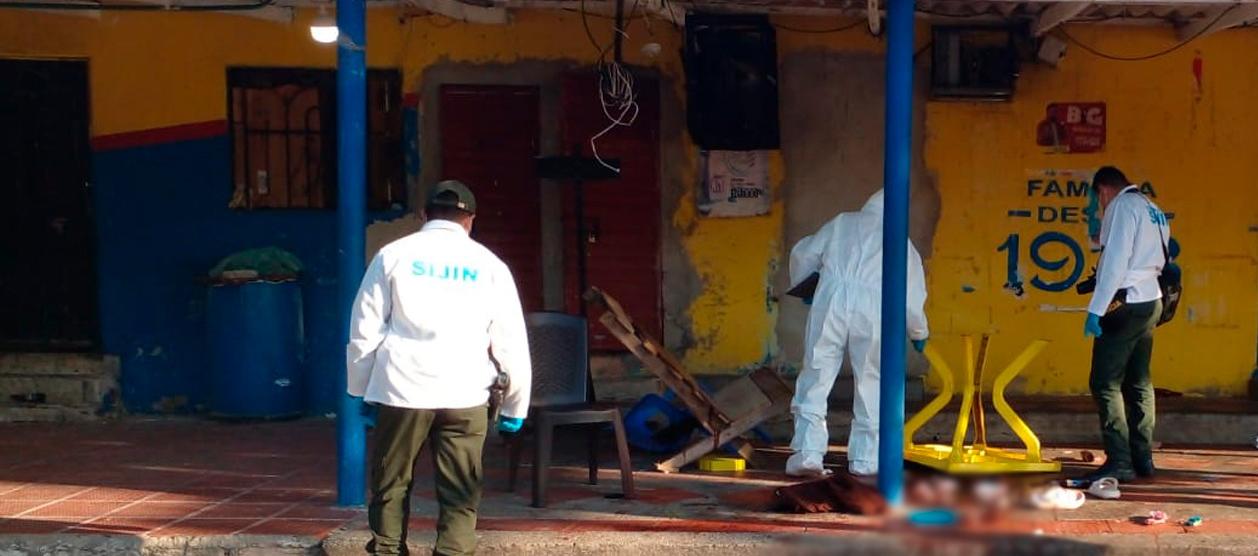 Inspección del lugar donde se presentó la masacre en el barrio El Santuario de Barranquilla. 