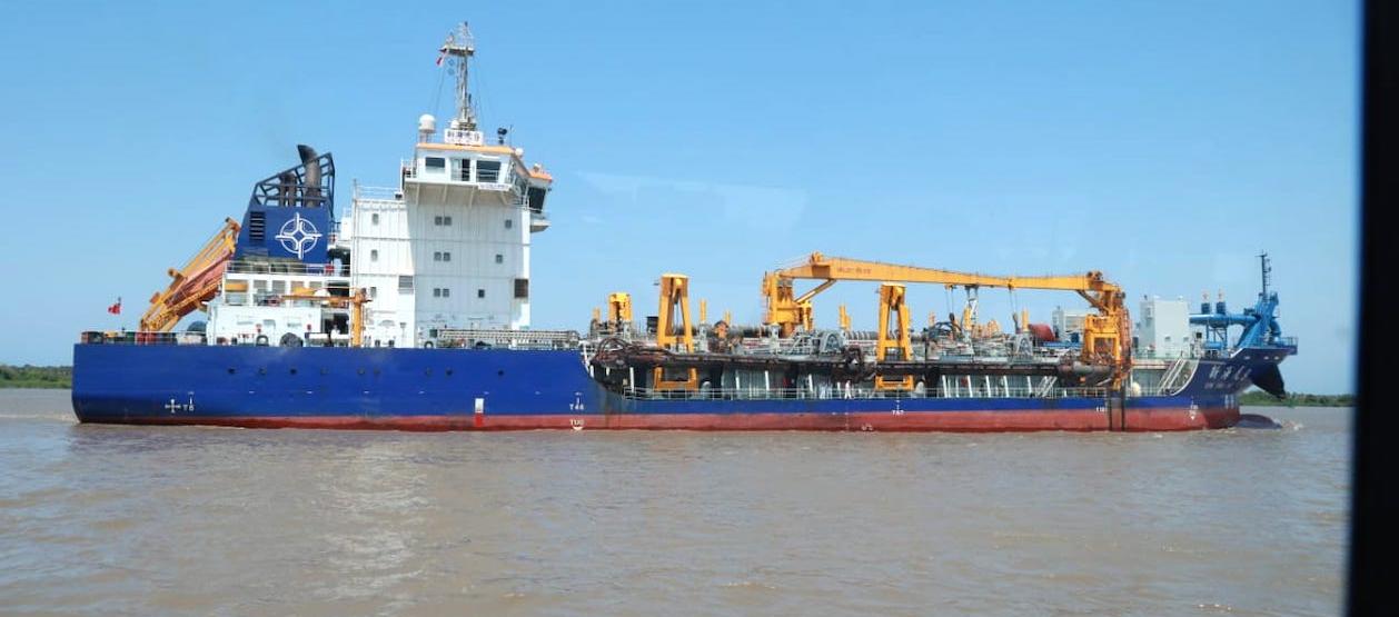 La draga china  ‘Xin Hai Hu 9’.