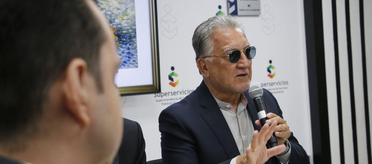 Dagoberto García, Superintendente de Servicios