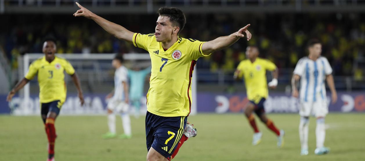 Celebración del delantero colombiano Juanda Fuentes.