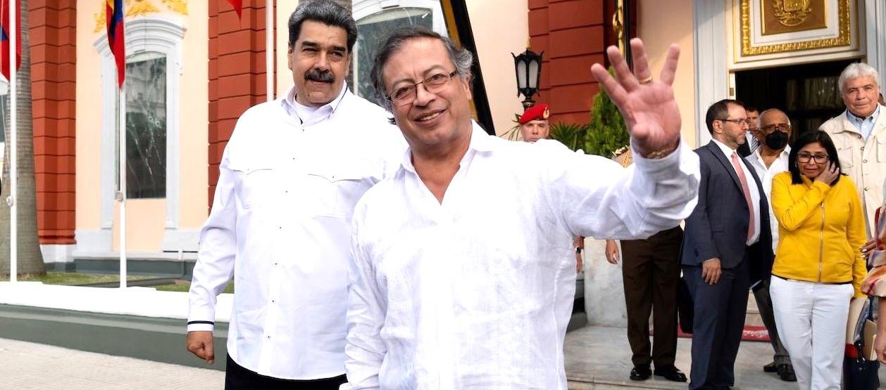 Los Presidentes Gustavo Petro y Nicolás Maduro.