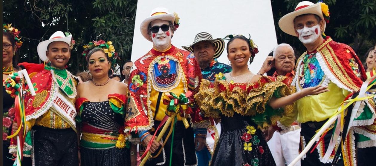 Tahiana Rentería y Diego Chelia han asistido a varias izadas de bandera de grupos tradicionales.