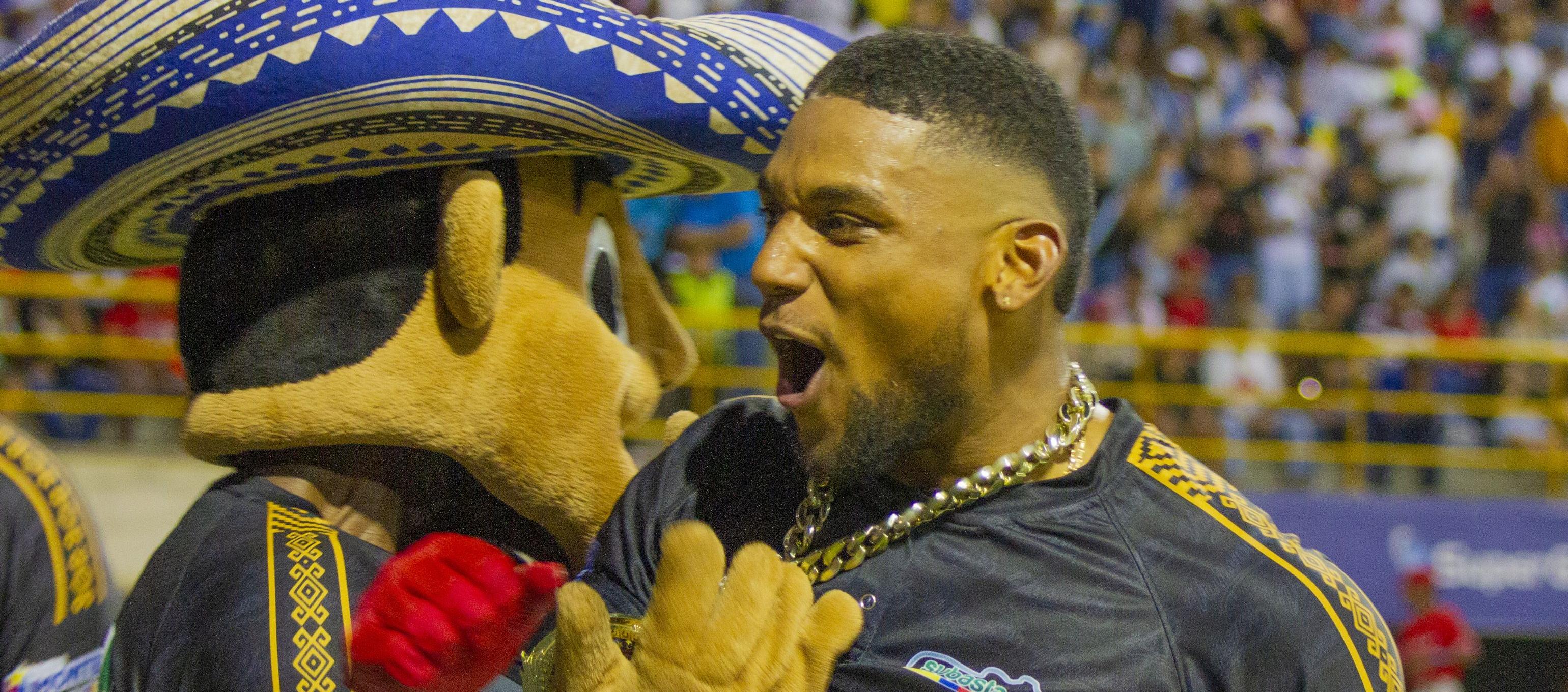 Andrés Angulo bateó un jonrón de dos carreras en el cuarto inning.