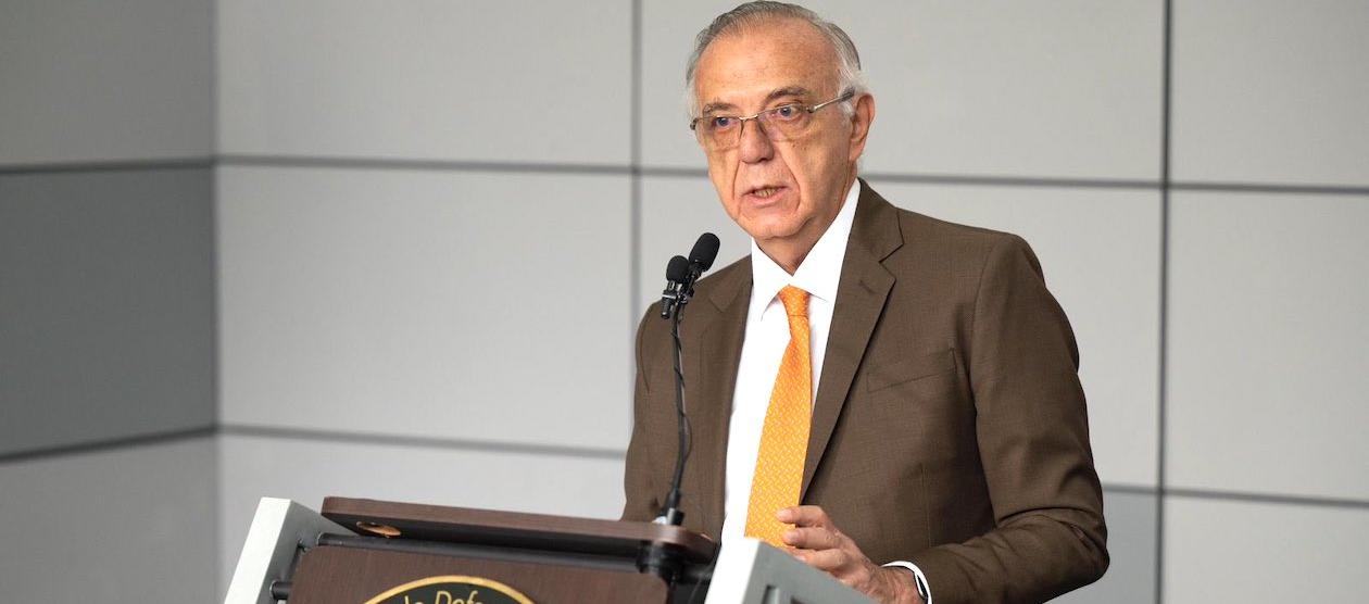 Iván Velásquez, Ministro de Defensa.