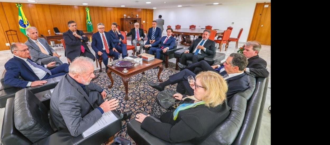 El Presidente Lula da Silva reunido con los órganos de poder.