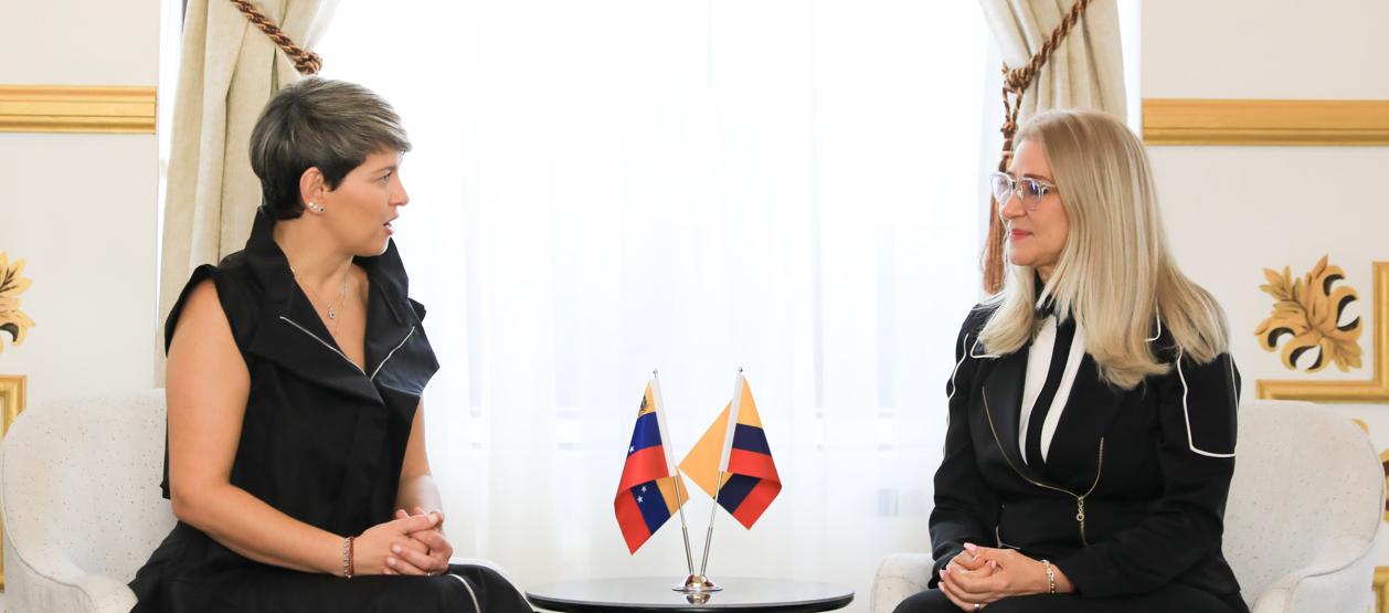 Las primeras damas de Venezuela y Colombia, Cilia Flores y Verónica Alcocer, respectivamente.