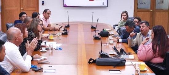 Representantes de Función Pública analizando la situación.